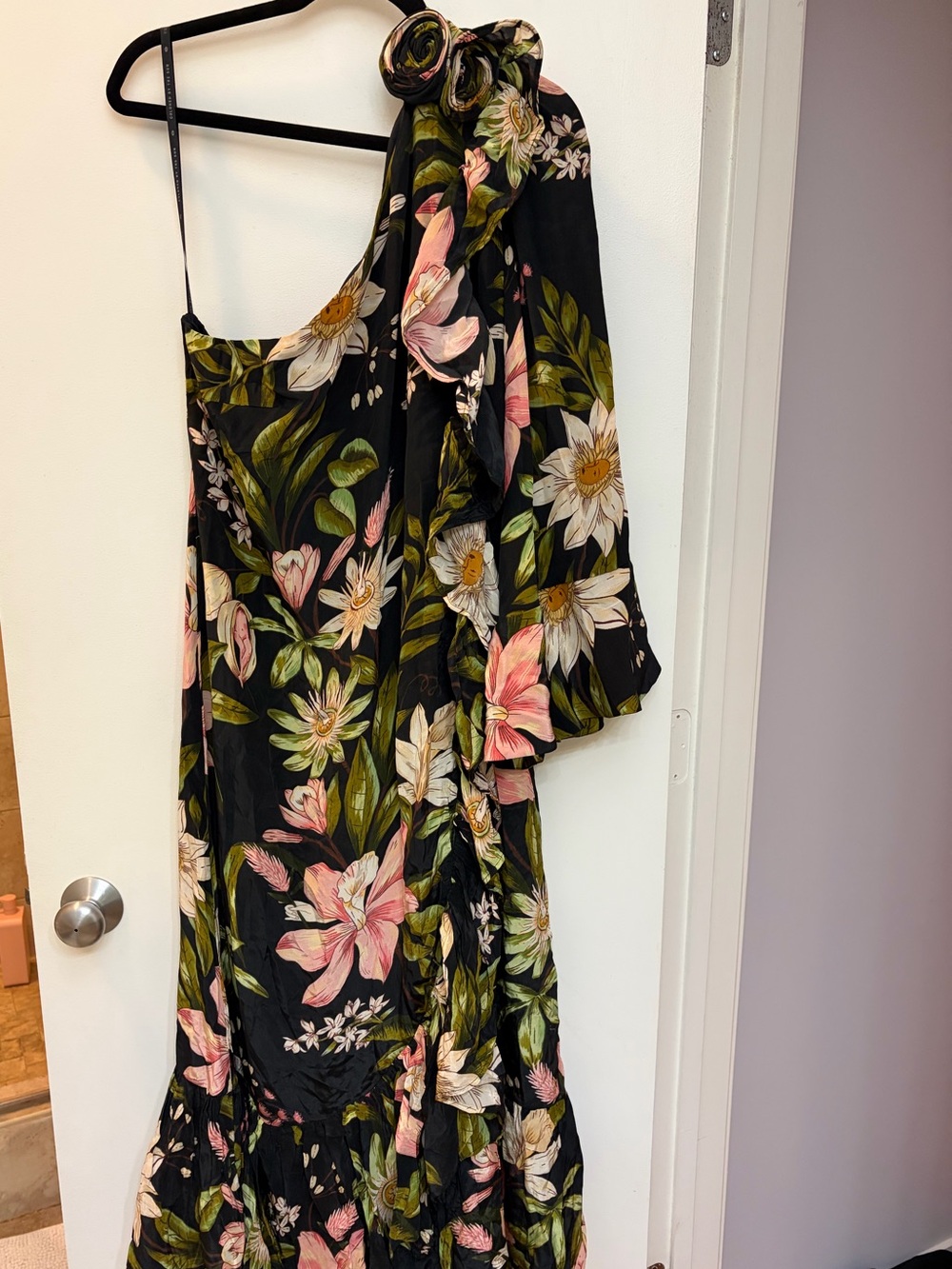 NWT FARM RIO One-Shoulder Floral Midi Dress - Picture 4 of 15